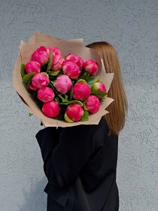 Букет 280 из 15 пионов