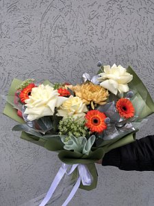 Букет 405 из французских роз, минигербер и хризантемы