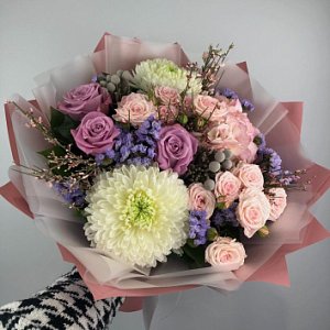 Букет 075 из хризантем, роз, кустовых роз