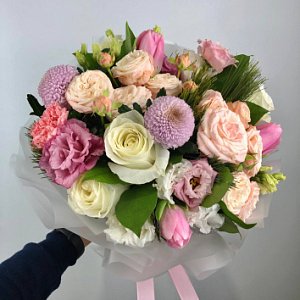 Букетон 309 из хризантем, роз, эустомы