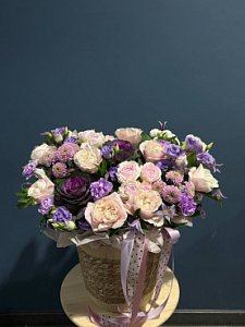 Цветы в корзине 072 из роз, эустома, гвоздик, хризантем
