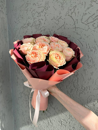 Букет 308 из 11 садовых роз Составлен из:  в интернет-магазине «Букет Юг»